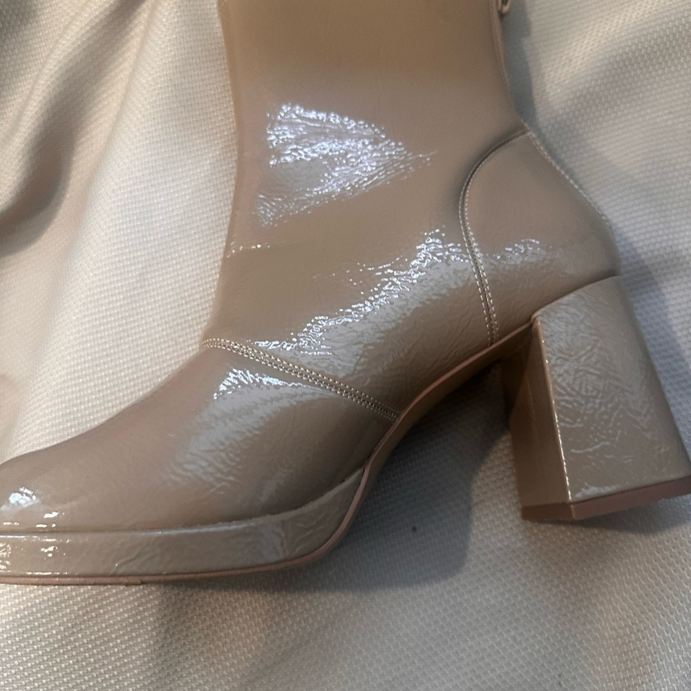 Journee Collection Tan Platform Boots - Picture 4 of 5